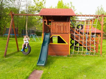 ogród z placem zabaw